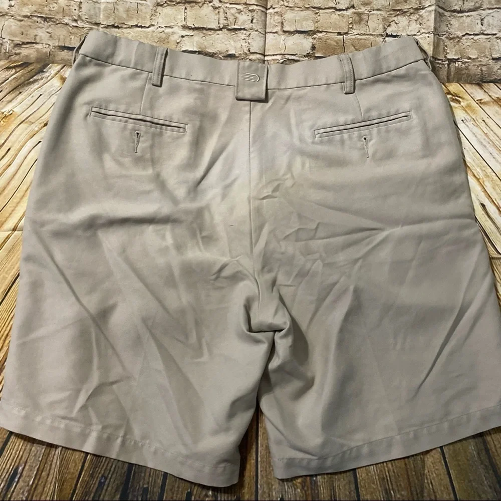 Dockers Golf Beige Khaki Flat Front Shorts